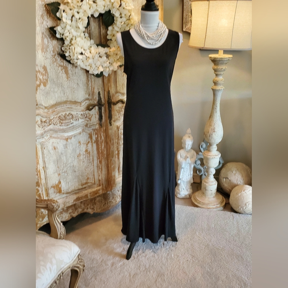 Classic Black Sleeveless Maxi Dress